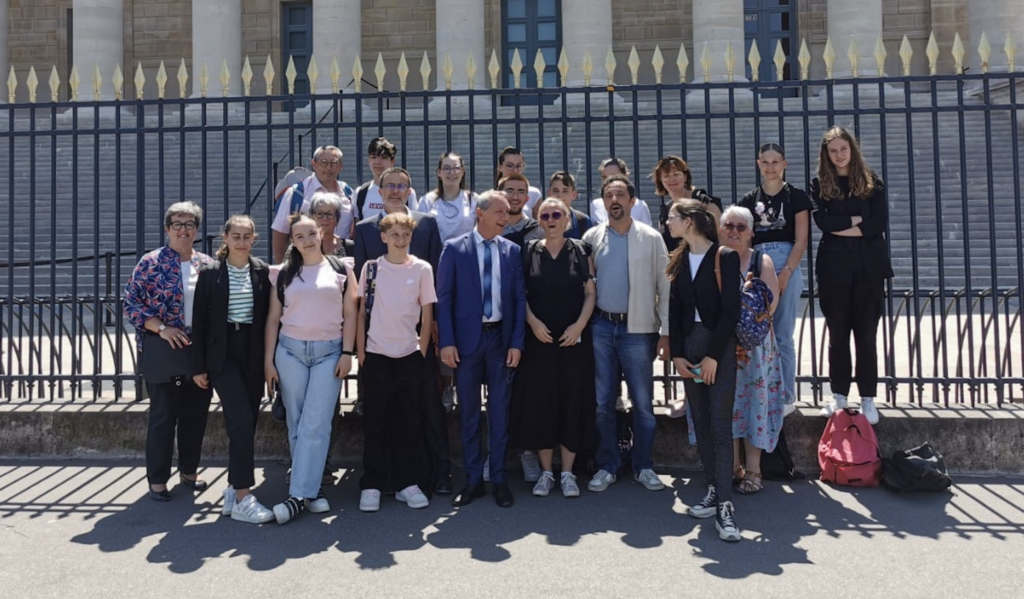 Le CMJ de Saint-Priest-sous-Aixe en visite à l'Assemblée Nationale